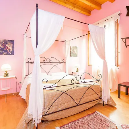 Juliette House 3*